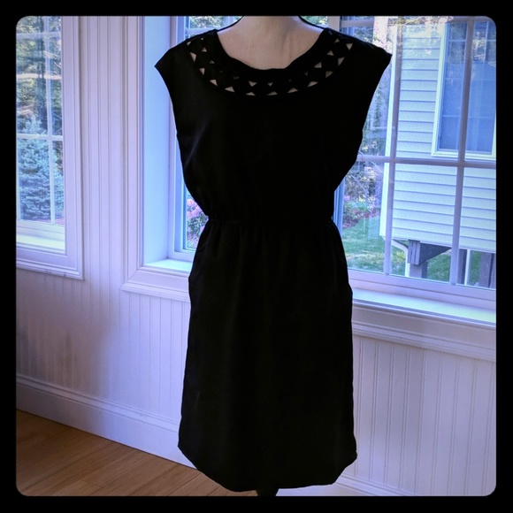 Banana Republic Dresses & Skirts - Banana Republic black dress. Sleeveless.